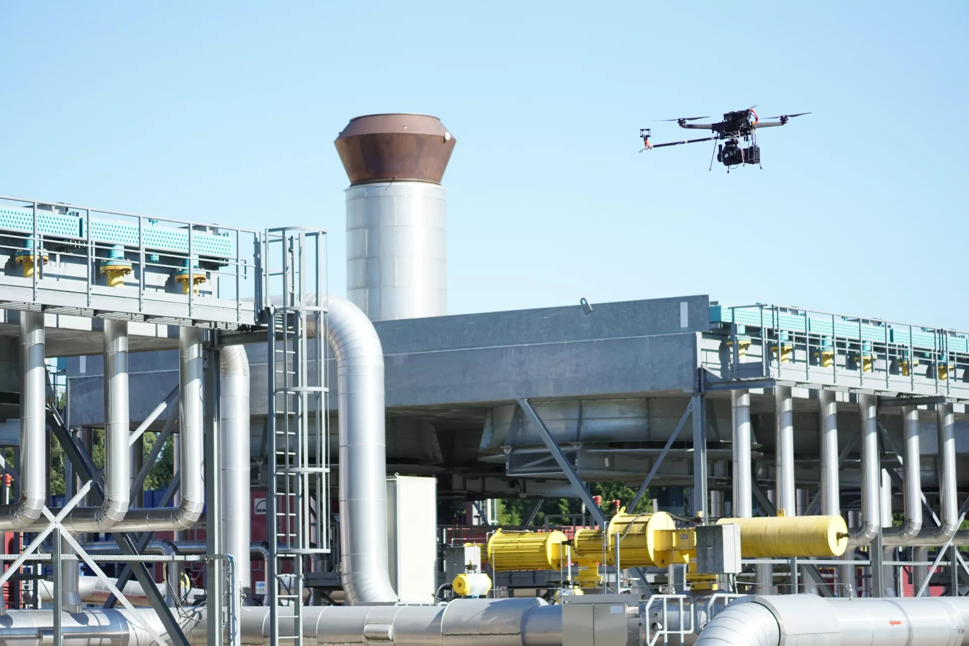 Drone detecting leaks